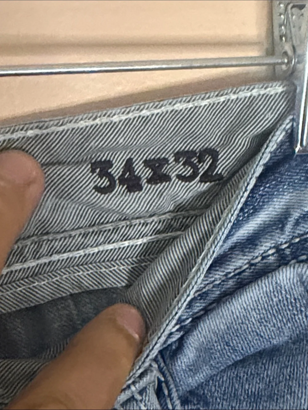 Buckle Men's Relaxed Jeans - Light Blue Wash